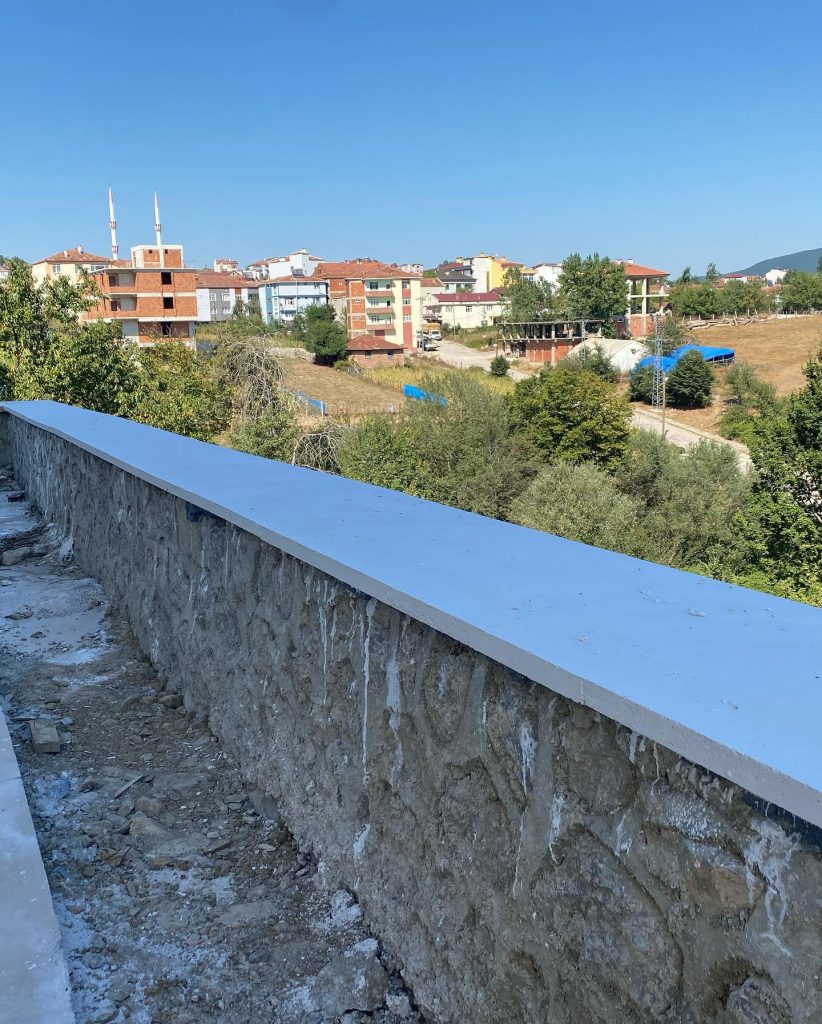 duvar üstü küpeşte